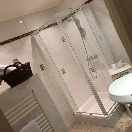 Cosy * بوالون